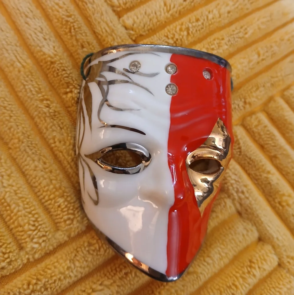 Elegant Gold White & Red ITALY Masquerade Mask